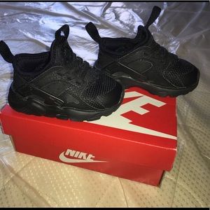 Nike Huaraches Run Shoes Size 5c